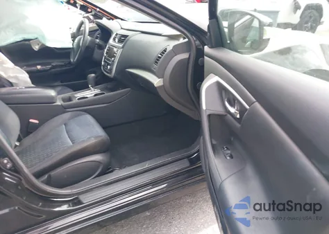 2016 Nissan Altima 2.5/S/Sv/Sl/Sr z USA, uszkodzony, nr VIN 1N4AL3AP5GC134610